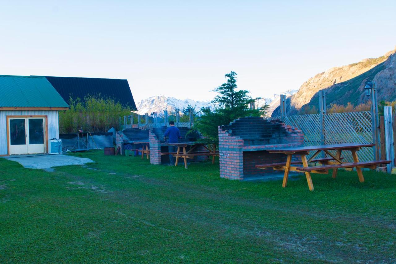 Hostel Pioneros Del Valle El Chalten Exterior photo